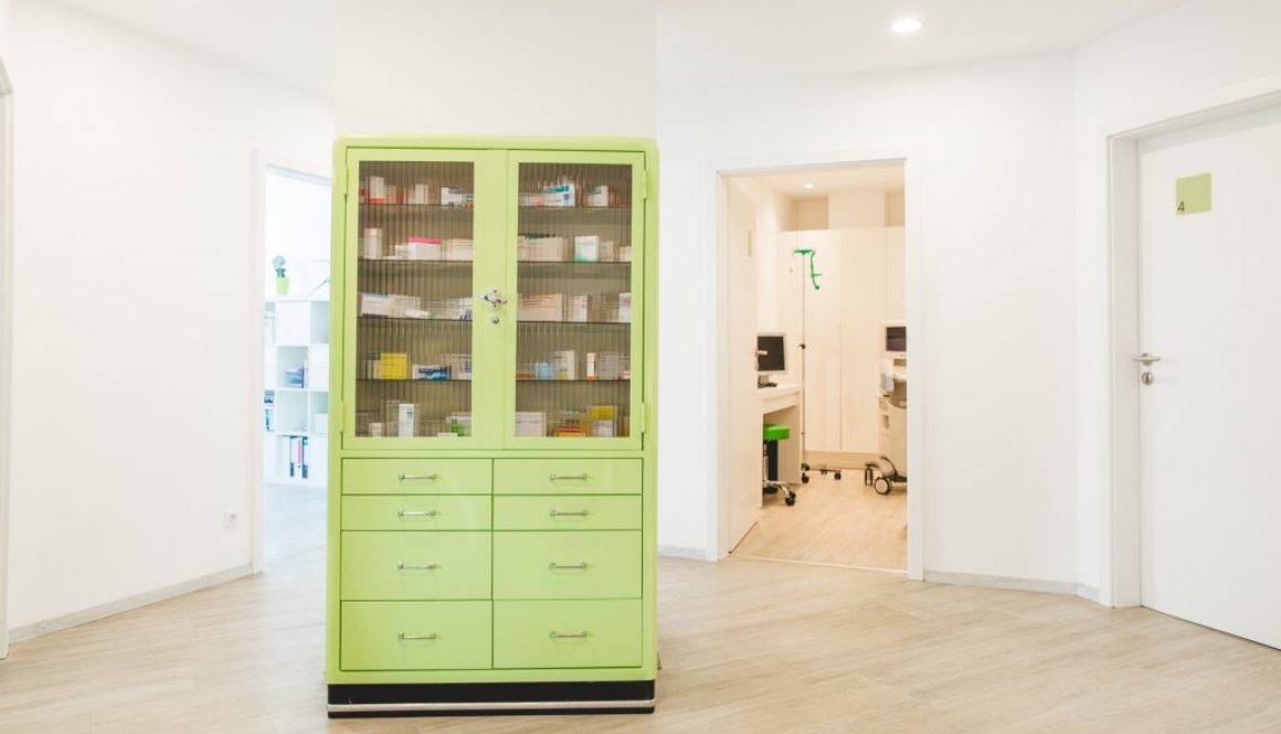 Medikamenten Schrank