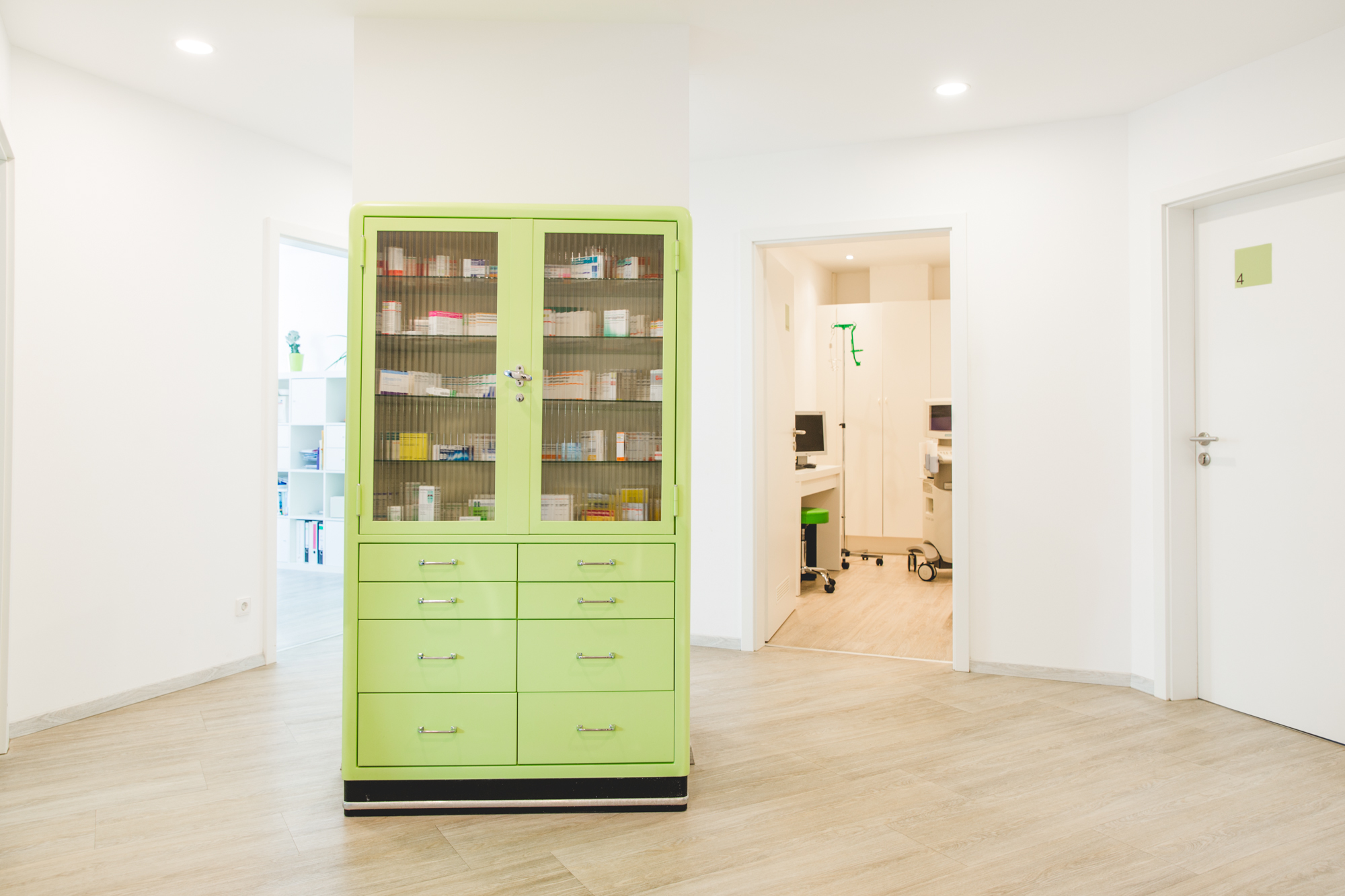 Medikamenten Schrank